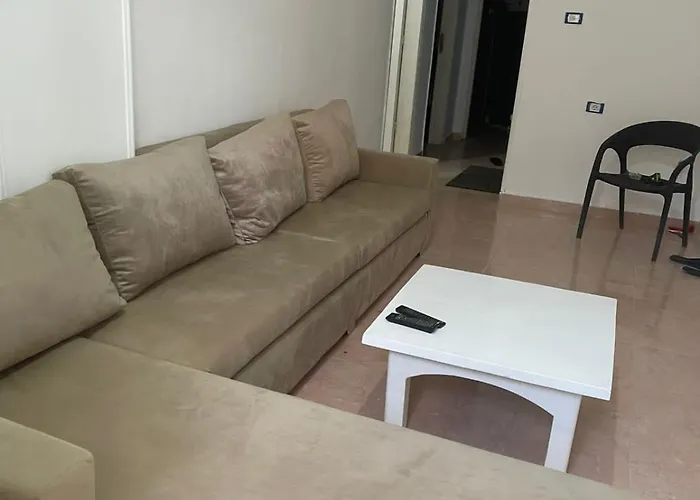 شقة شقه مميزه غرفتين وسط الغردقه بميدان السقاله *