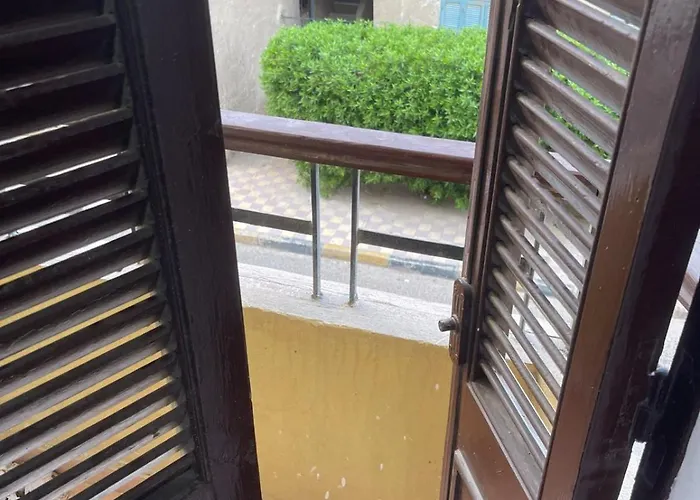 شقه مميزه غرفتين وسط الغردقه بميدان السقاله الغردقة